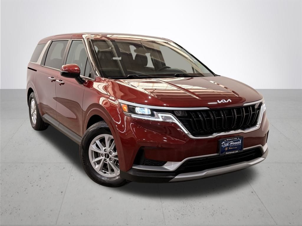 2024 Kia Carnival LX