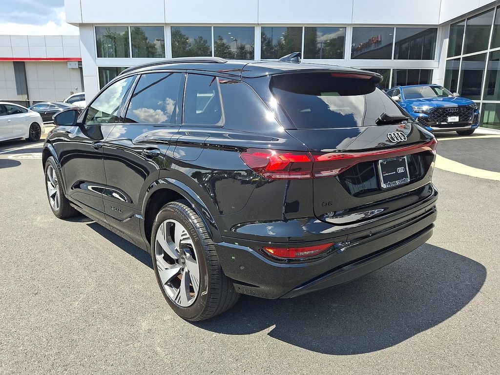 Thumbnail: 2025 Audi Q6 e-tron - 6