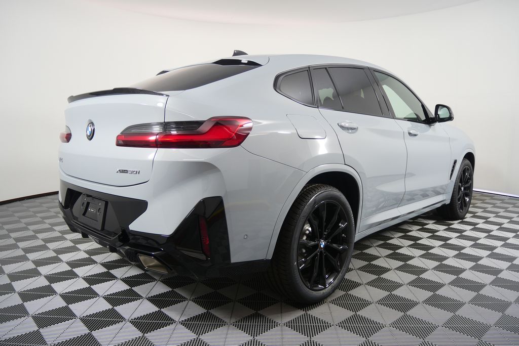 Thumbnail: 2025 BMW X4 - 3