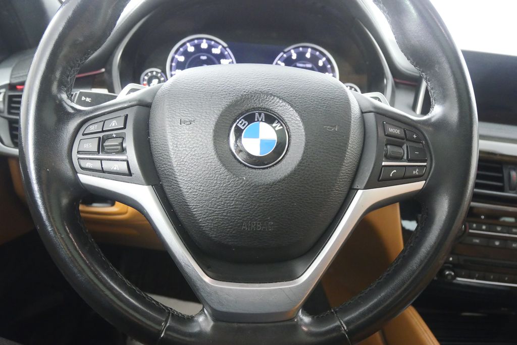 Thumbnail: 2019 BMW X6 - 16