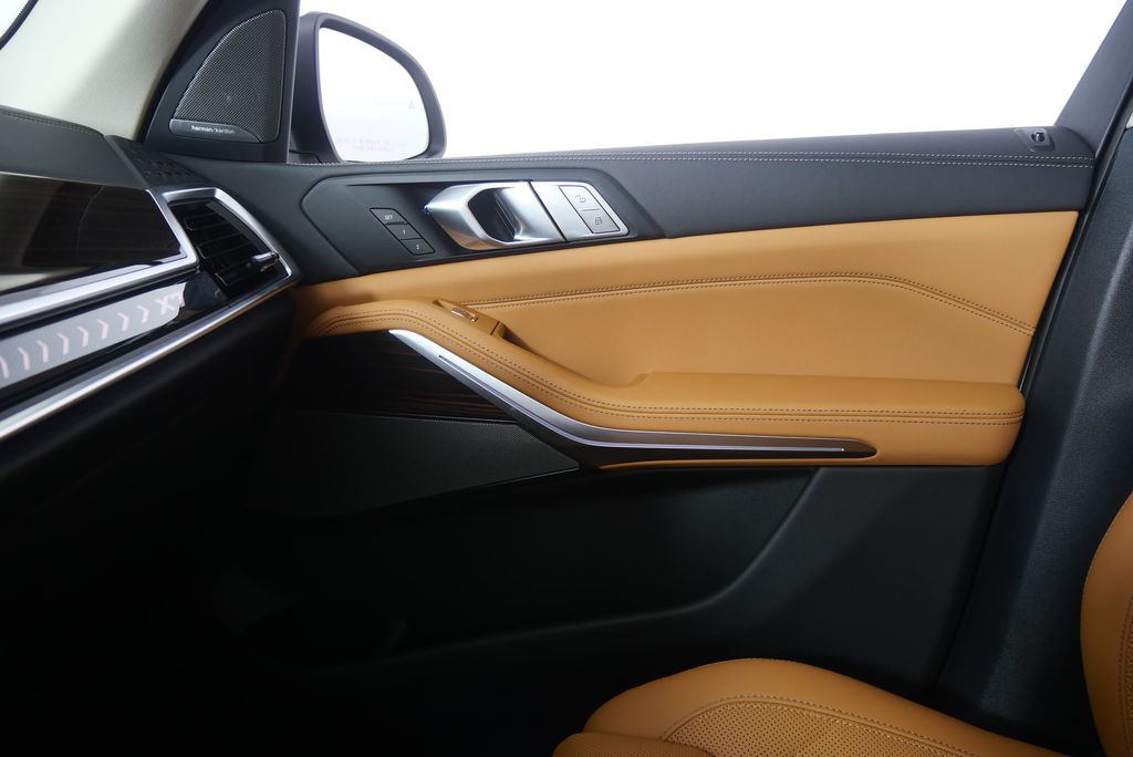 Thumbnail: 2026 BMW X7 - 26