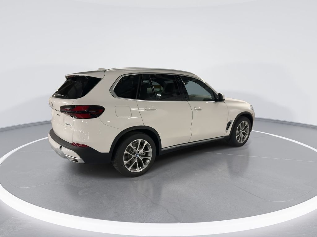 2025 BMW X5 xDrive50e 8