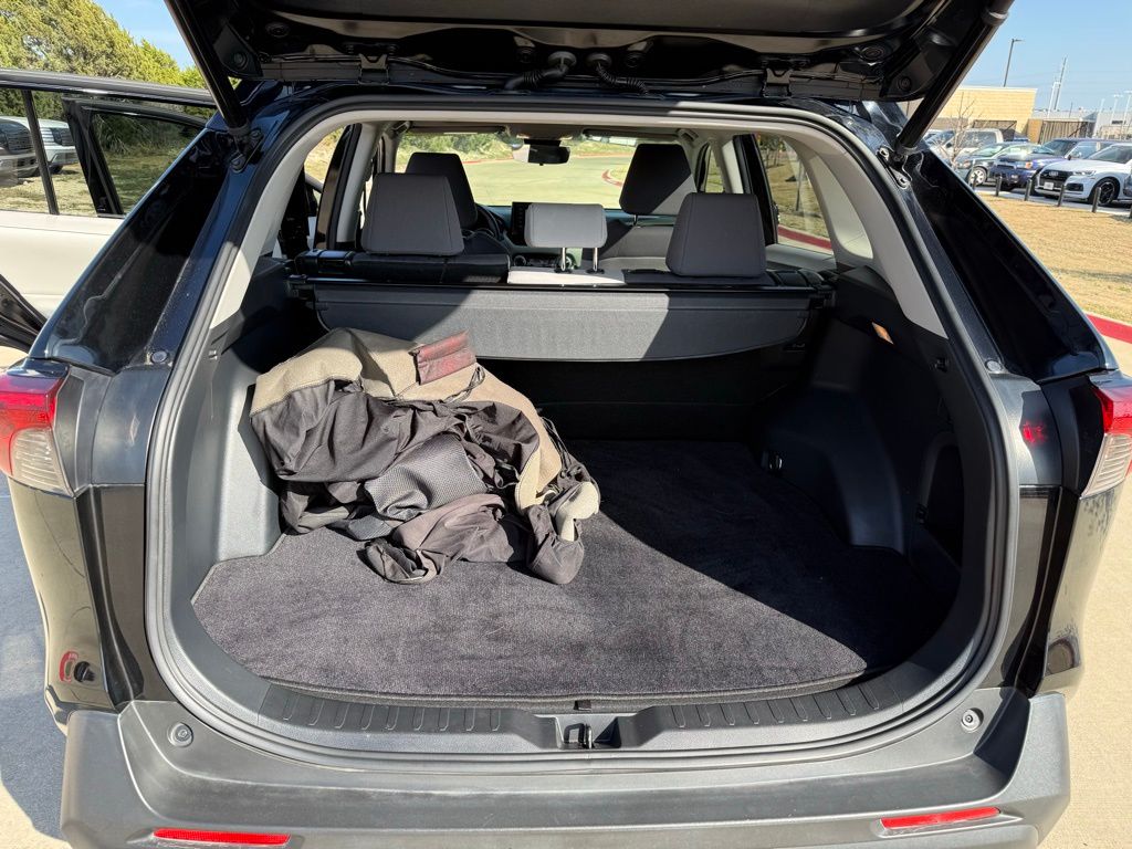 Thumbnail: 2021 Toyota RAV4 - 26