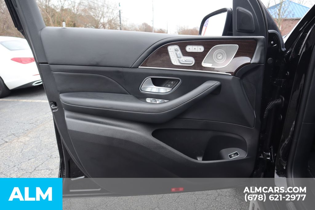 Used 2024 Black Mercedes-Benz GLS 580 image 13