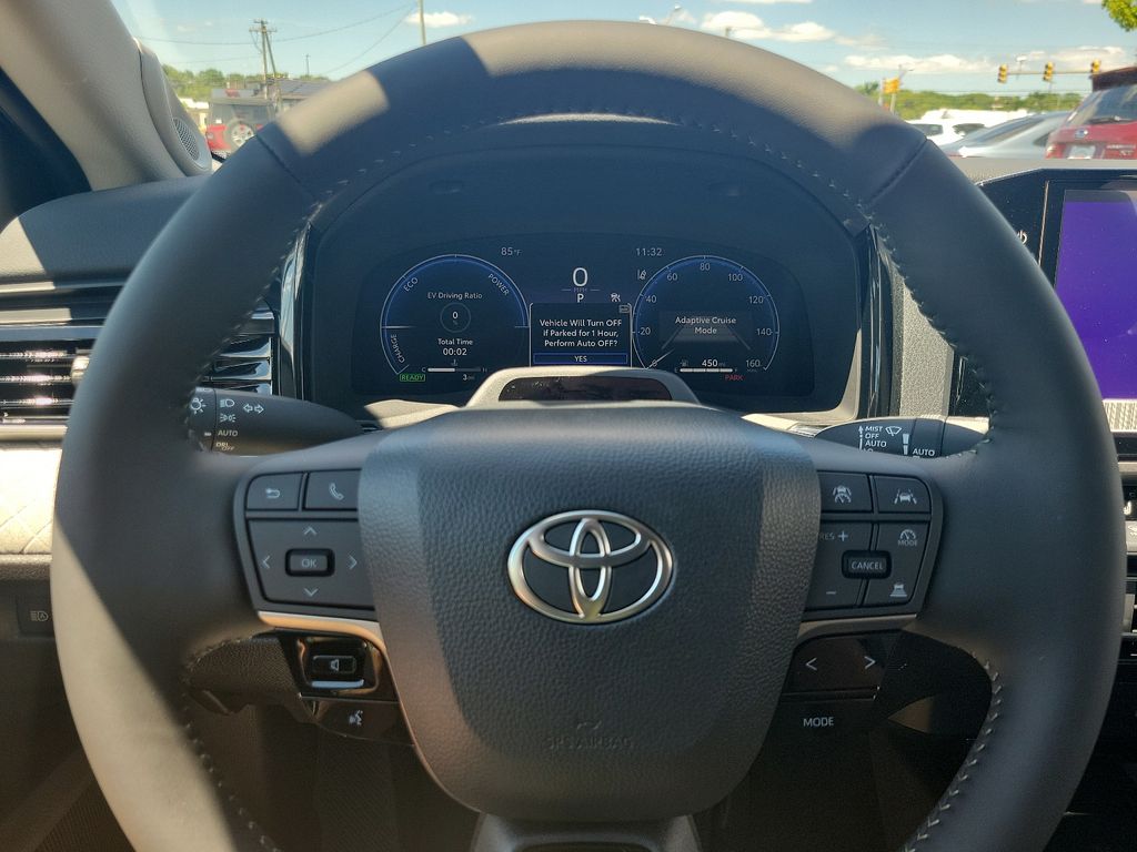 2025 Toyota Camry XLE 10