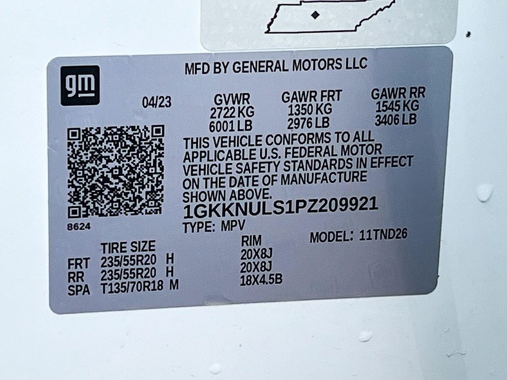 Used 2023 White GMC SLT image 34