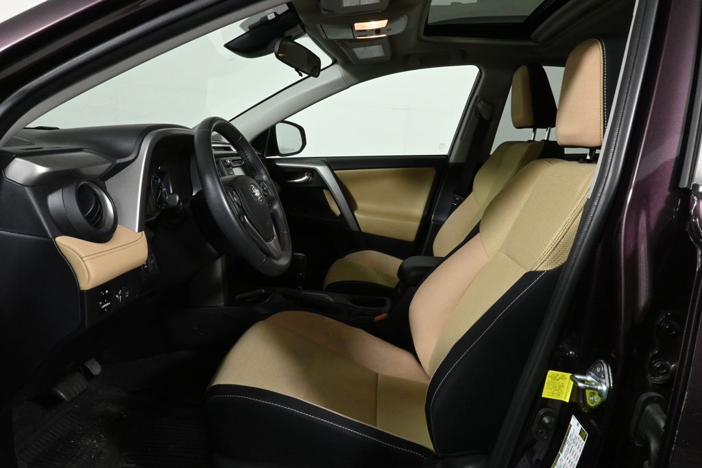 Thumbnail: 2017 Toyota RAV4 - 3