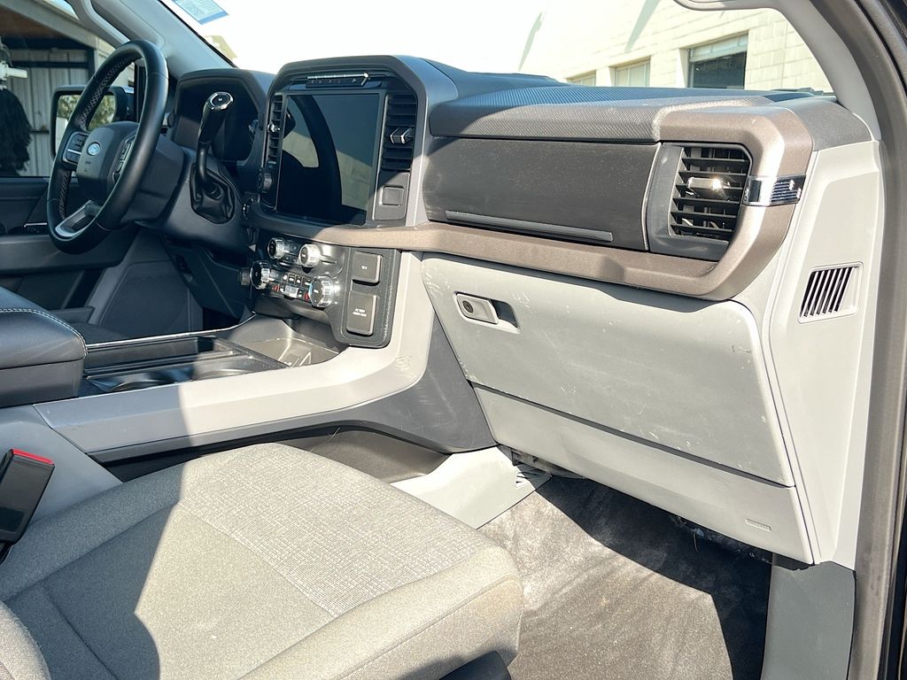 Used 2024 Black Ford XLT image 30