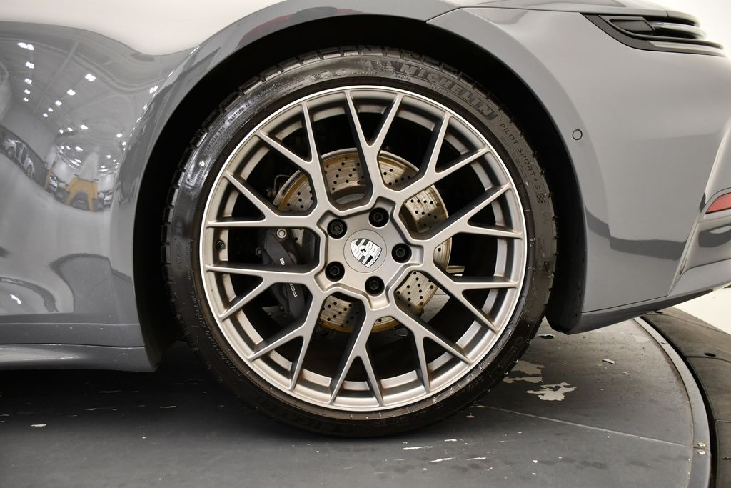 Thumbnail: 2025 Porsche 911 - 17