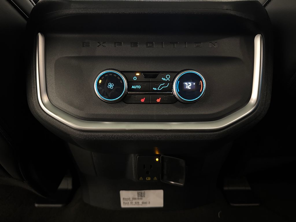 New 2027 White Ford Platinum image 35