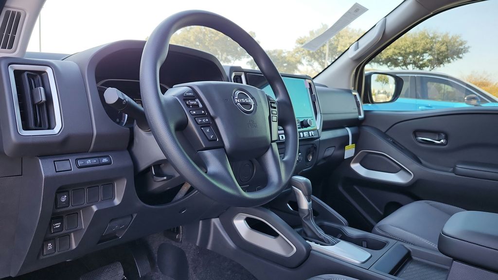 2025 Nissan Frontier