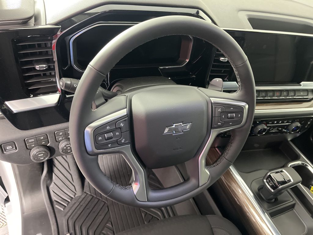 Thumbnail: 2026 Chevrolet Silverado 1500 - 26