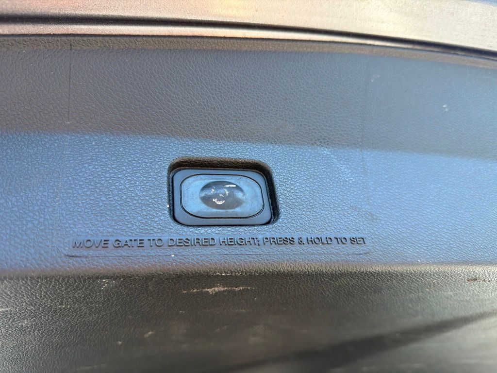Thumbnail: 2012 Ford Explorer - 22