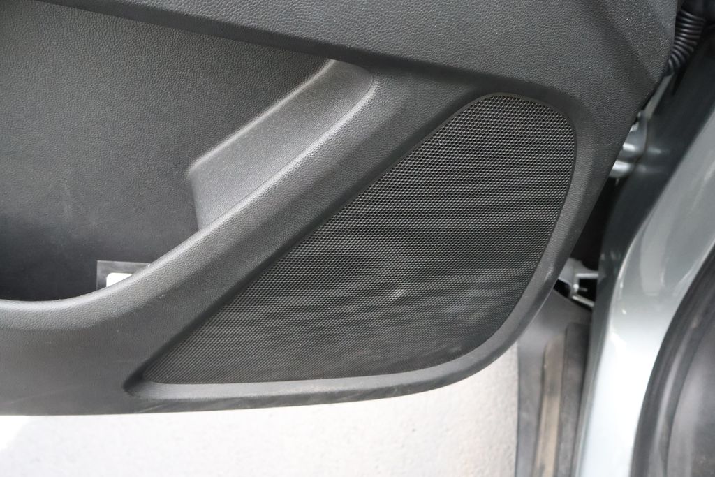 Thumbnail: 2023 Chevrolet Traverse - 17