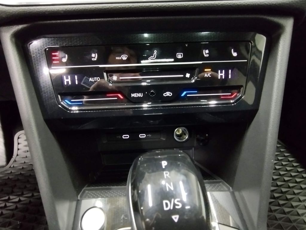 2025 Volkswagen Taos 1.5T SEL