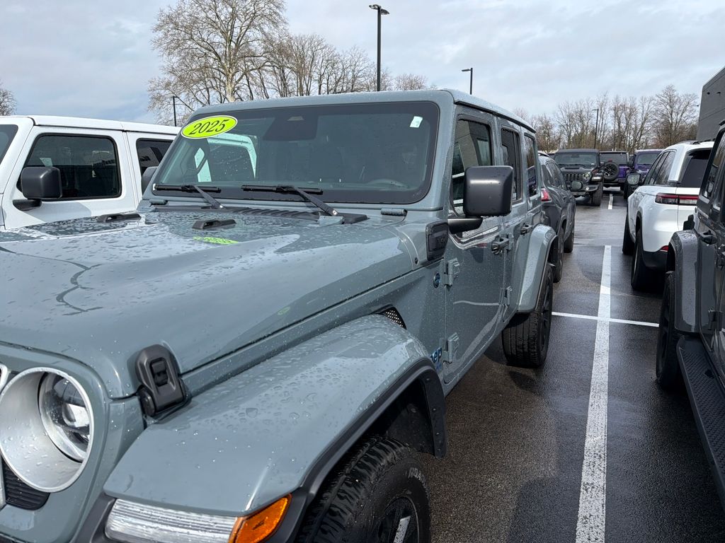 View vehicle photo 4