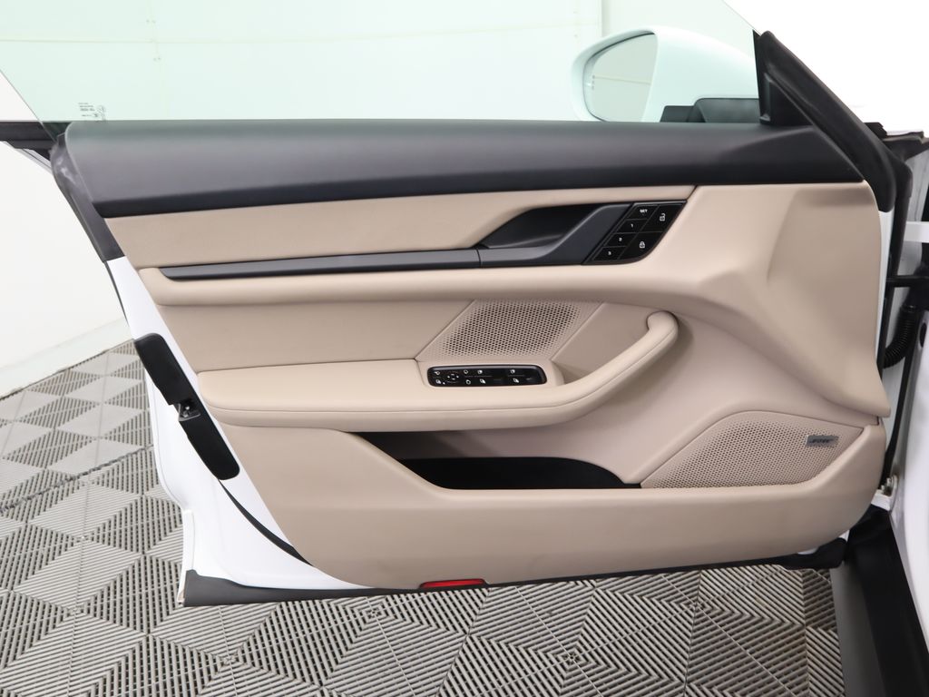 Thumbnail: 2021 Porsche Taycan - 25