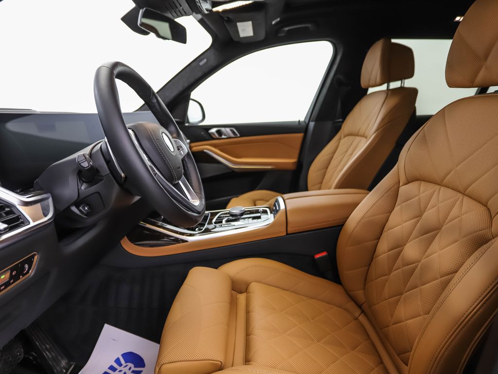 Thumbnail: 2023 BMW X7 - 11