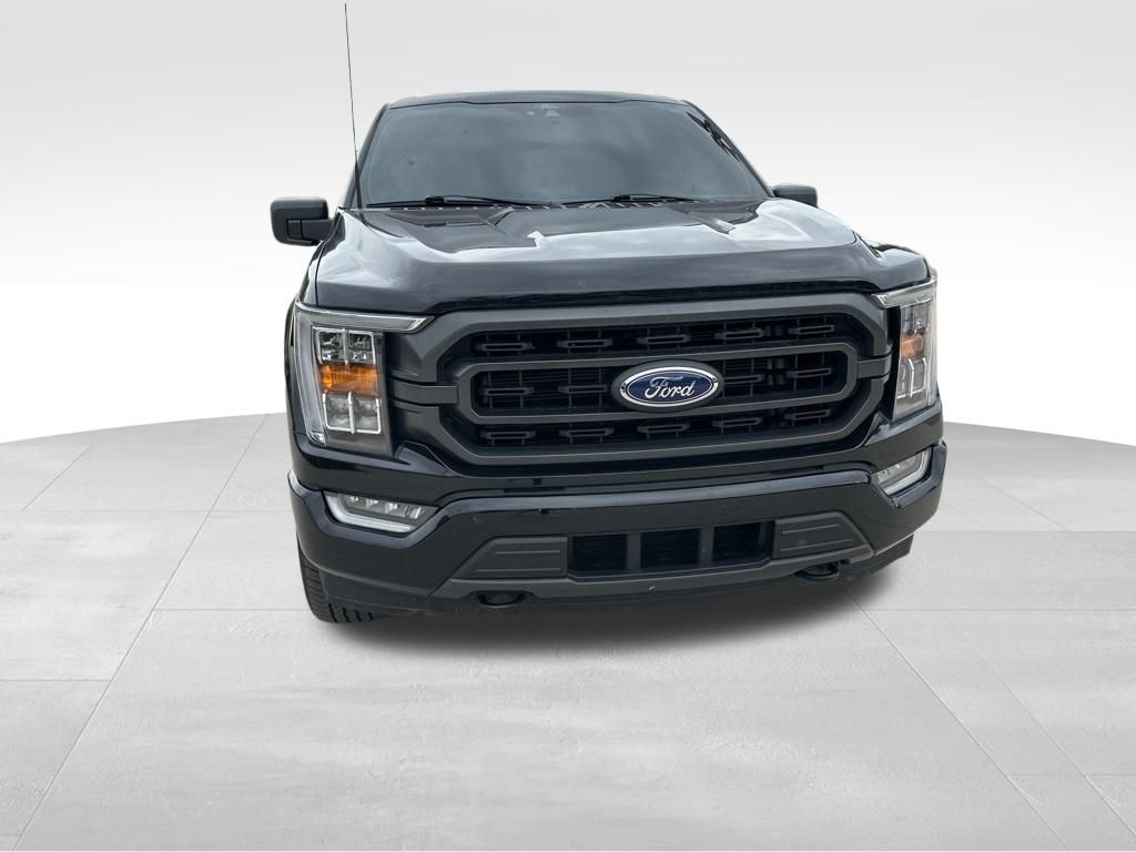 2022 Ford F-150 XLT 2