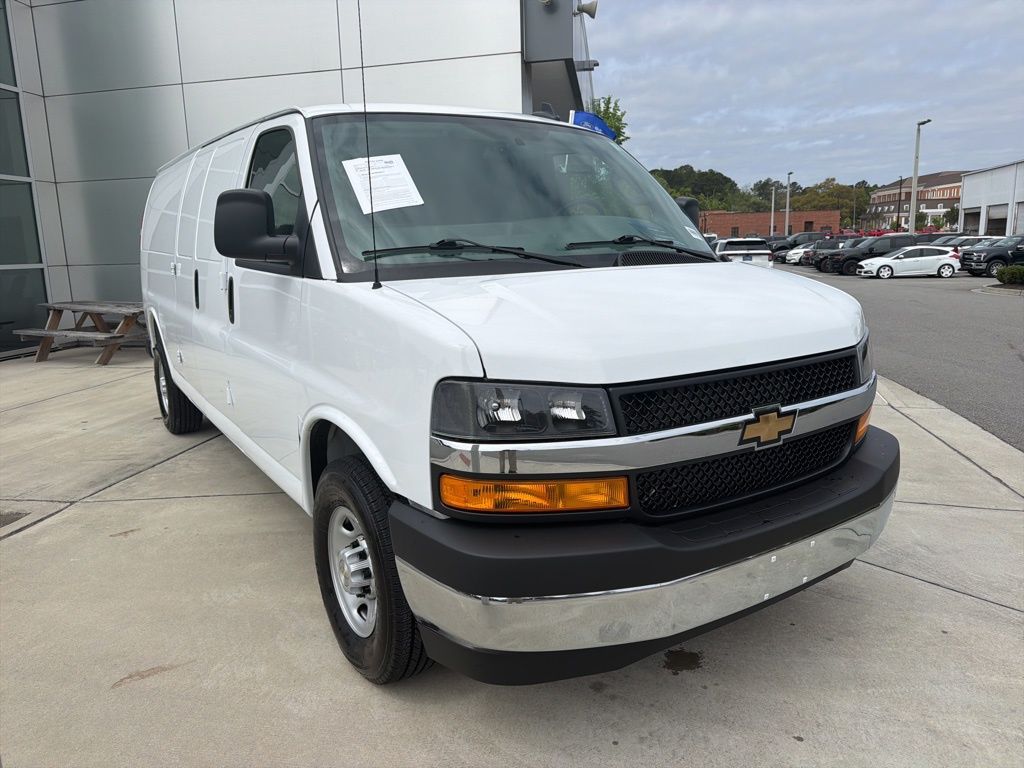2026 Chevrolet Express Cargo 2500 Extended Wheelbase, WT, RWD