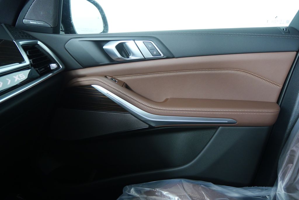 Thumbnail: 2026 BMW X5 - 24