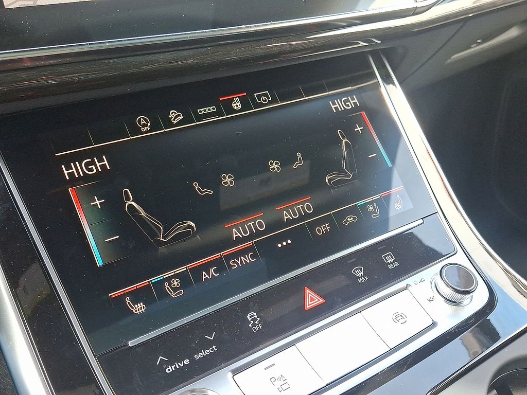 Thumbnail: 2026 Audi Q8 - 13