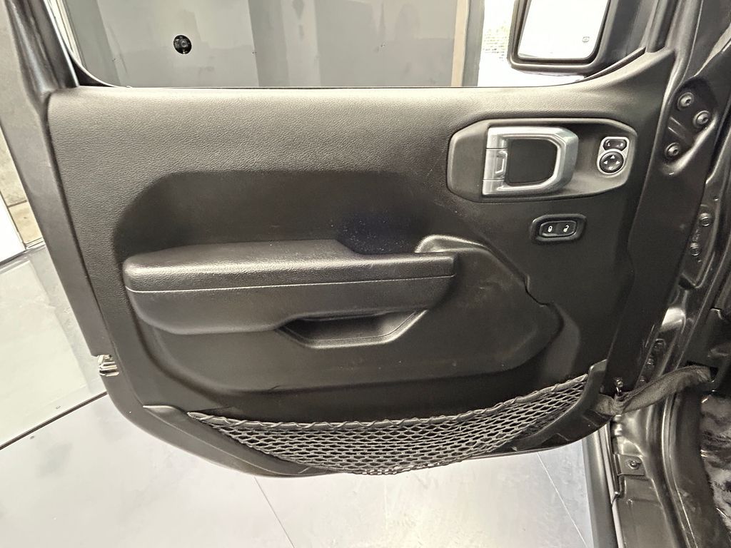 Used 2022 Granite Crystal Metallic Clearcoat Jeep Sport image 12