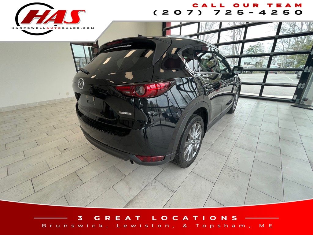 View vehicle photo 7