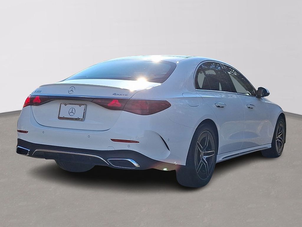 Thumbnail: 2025 Mercedes-Benz E-Class - 3