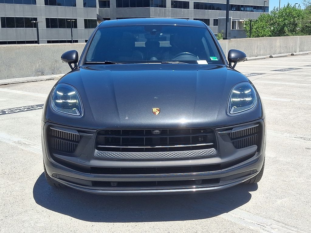 Thumbnail: 2022 Porsche Macan - 6