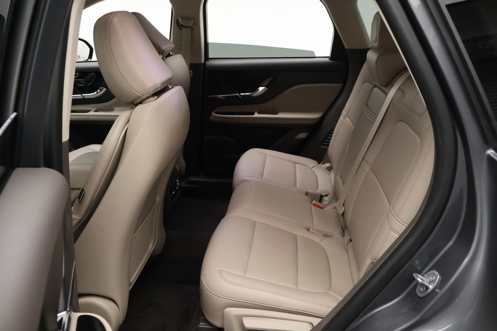 Thumbnail: 2023 Lincoln Corsair - 19