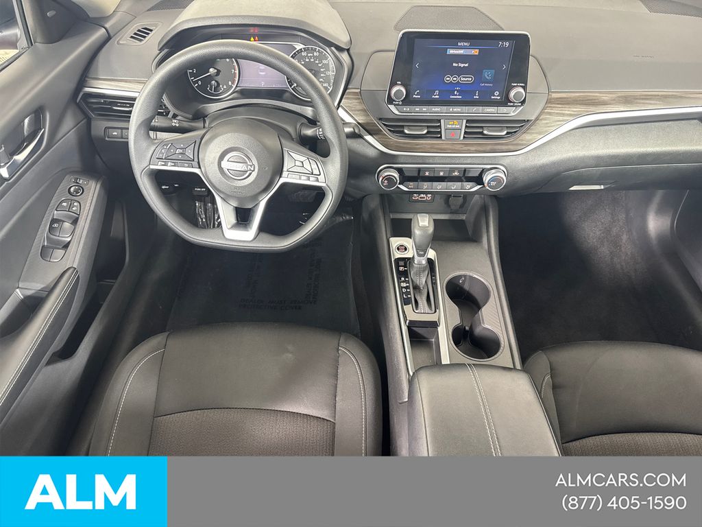Used 2025 Red Nissan 2.5 SV image 26