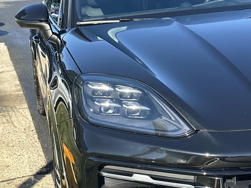 Thumbnail: 2025 Porsche  - 4