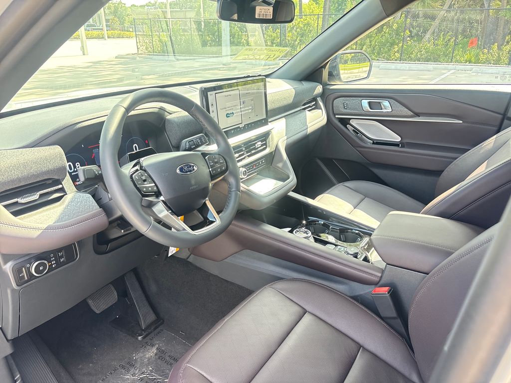 New 2026 White Ford Platinum image 5