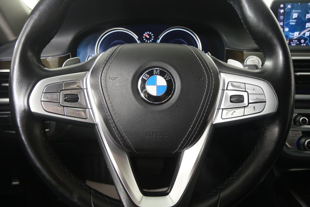 Thumbnail: 2018 BMW 7 Series - 19