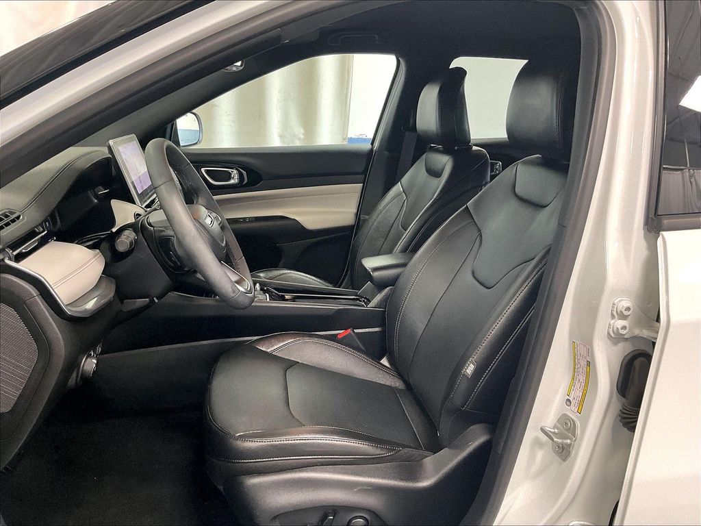 2024 Jeep Compass — photo 10