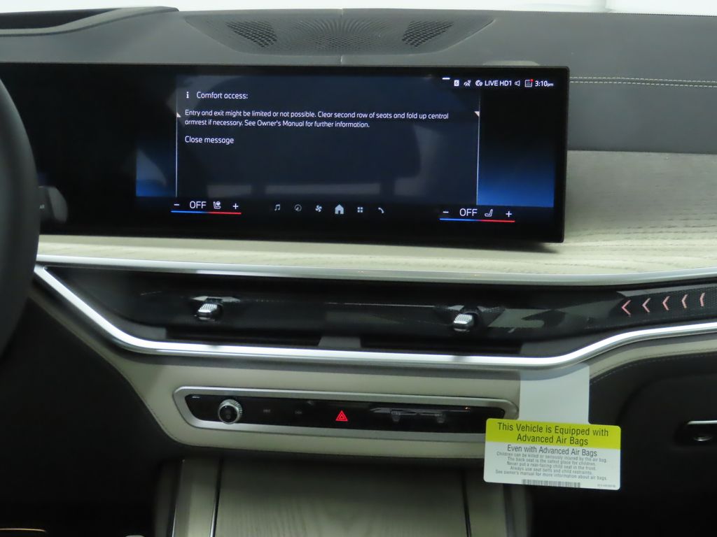 Thumbnail: 2026 BMW X7 - 14