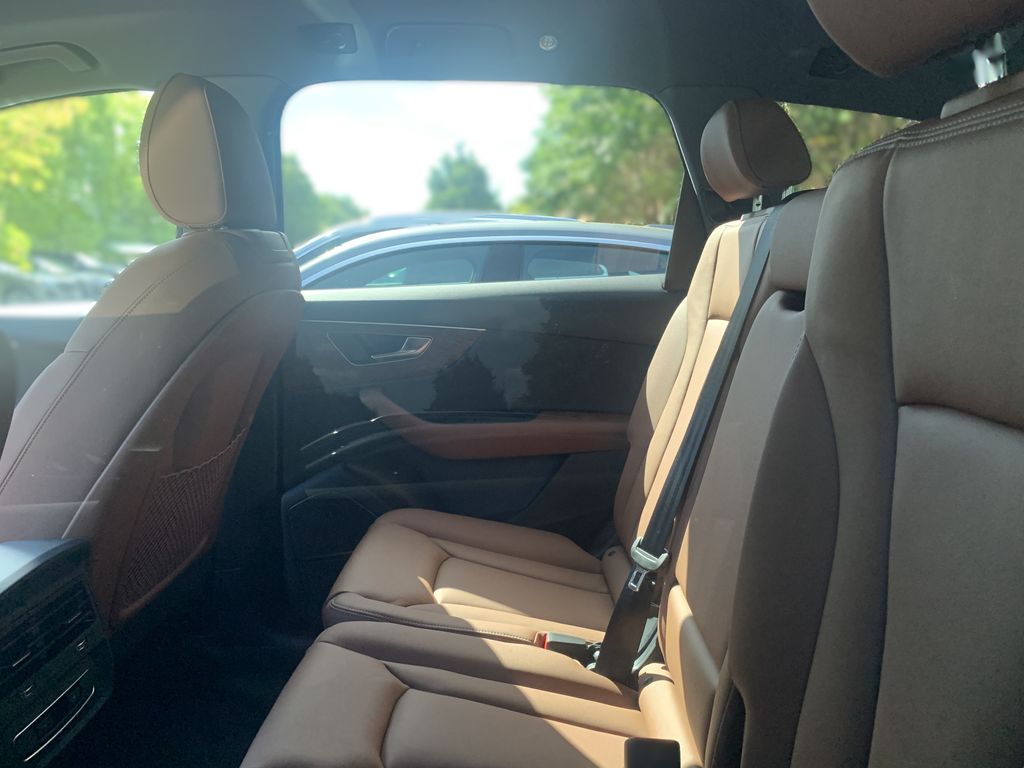 Thumbnail: 2026 Audi Q7 - 6