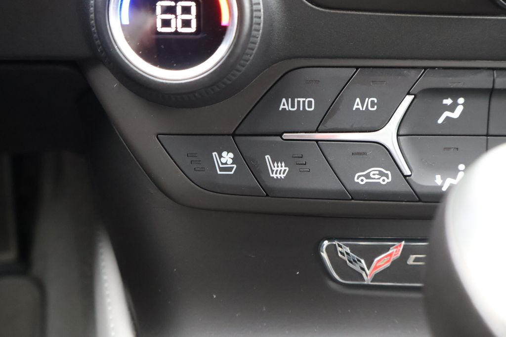 Thumbnail: 2014 Chevrolet Corvette - 21