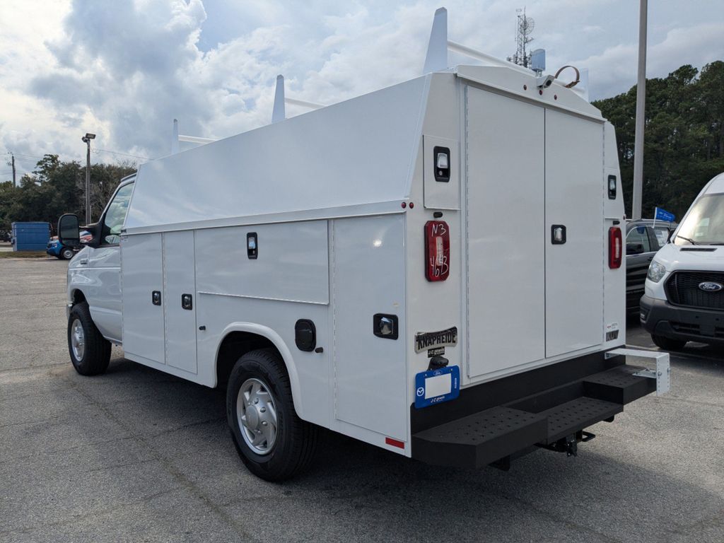 2026 Ford E-350 Cutaway 