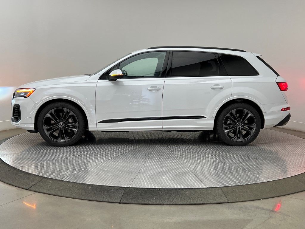 Thumbnail: 2026 Audi Q7 - 3