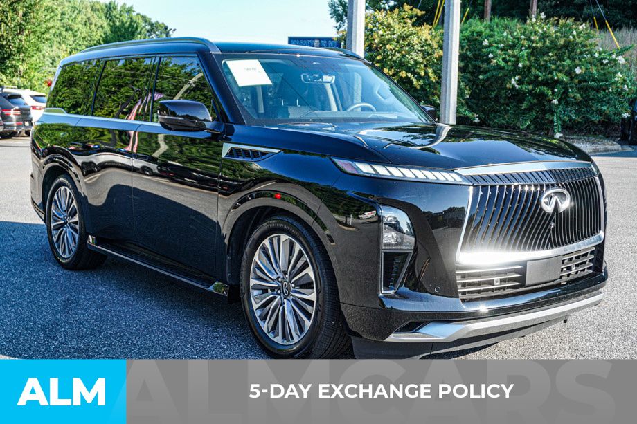 Used 2025 Black INFINITI LUXE image 4