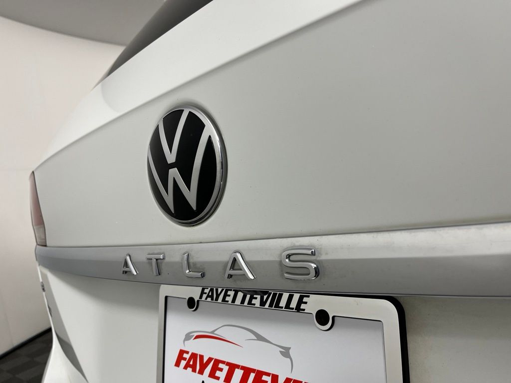 Thumbnail: 2022 Volkswagen Atlas - 18