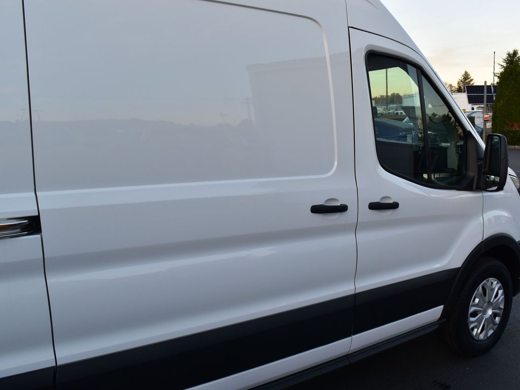 2023 Ford E-Transit 350