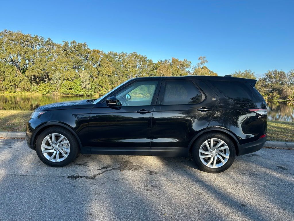 Thumbnail: 2018 Land Rover Discovery - 2