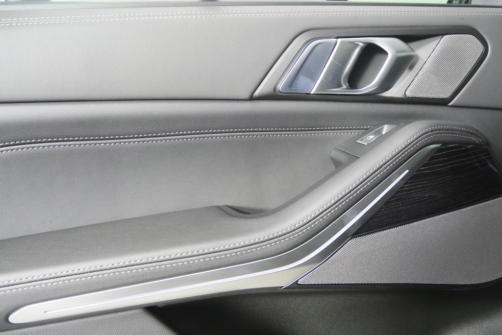 Thumbnail: 2026 BMW X5 - 13