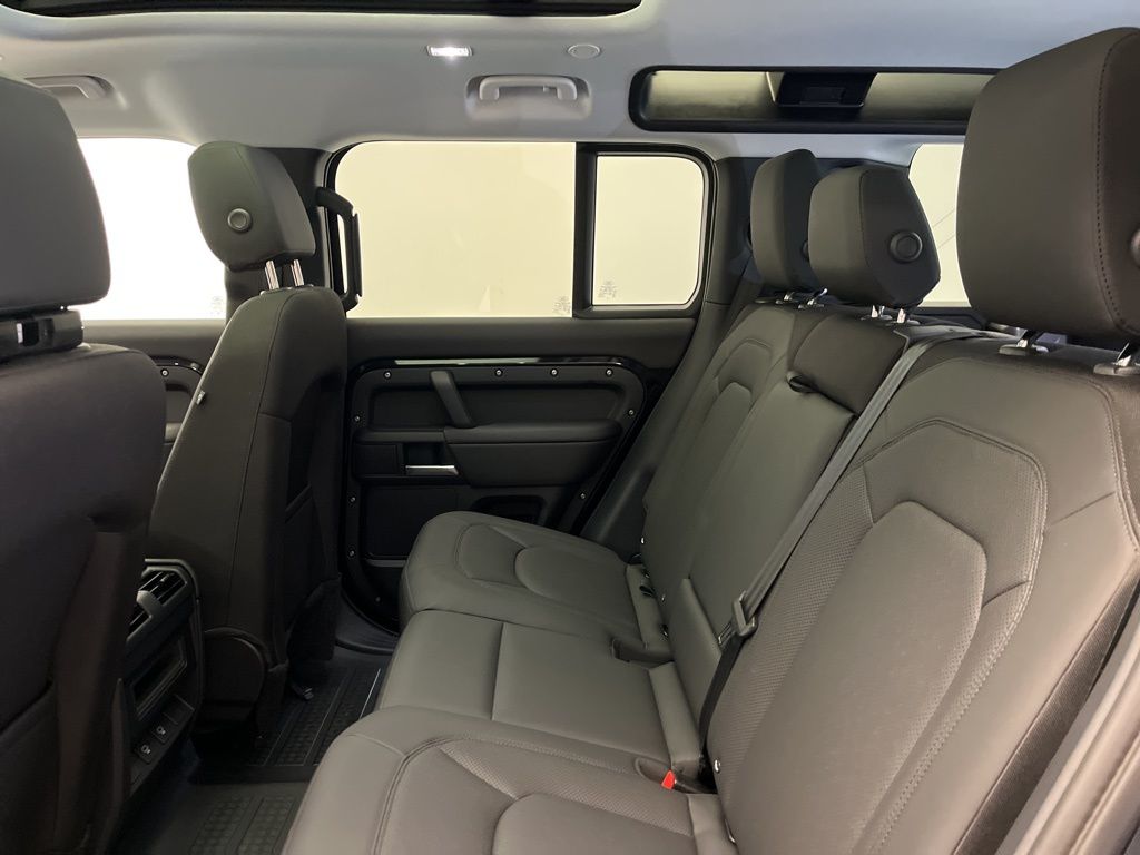 Thumbnail: 2025 Land Rover Defender - 23