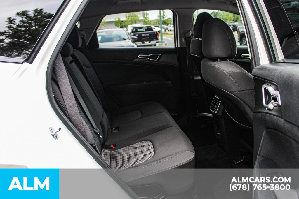 Used 2026 White Kia S image 18
