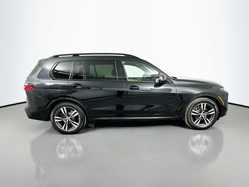Thumbnail: 2026 BMW X7 - 4