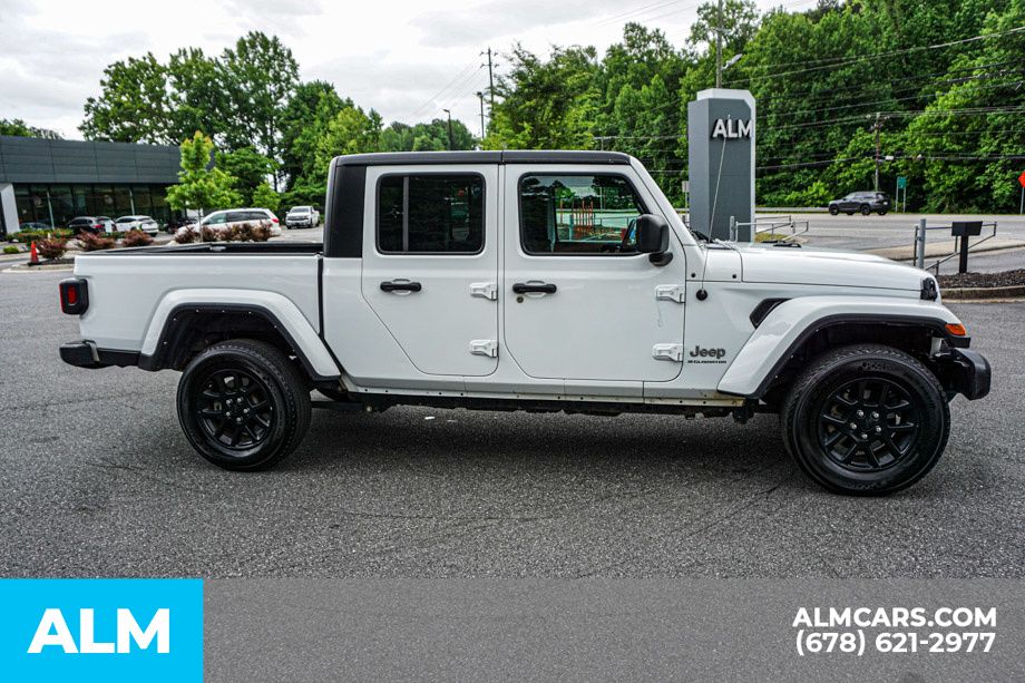Used 2023 White Jeep Overland image 8
